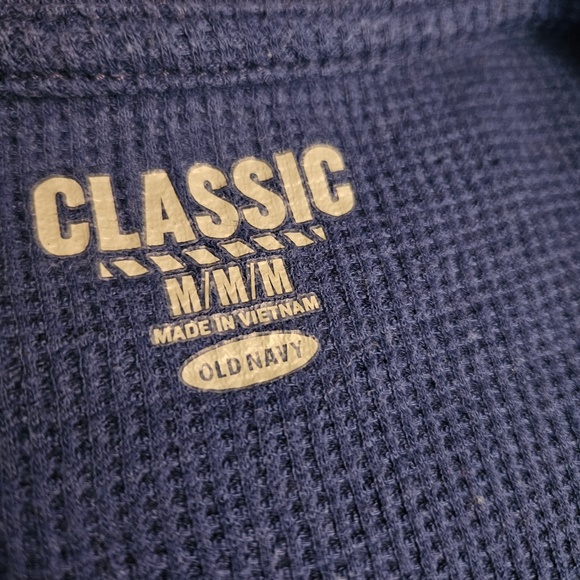 Old Navy Classic Textured Long Sleeve Tee for Men Size M - Picture 2 of 3